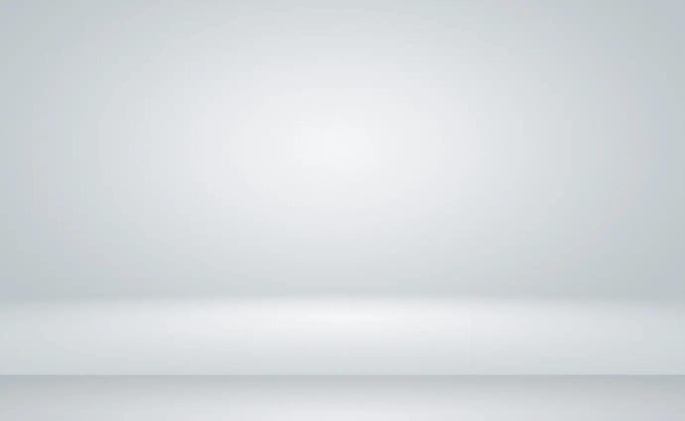 Abstrakter, luxuriöser, schlichter, verschwommener Grau-Schwarz-Verlauf, der als Studiowand-Hintergrund zur Präsentation Ihrer Produkte verwendet wird.